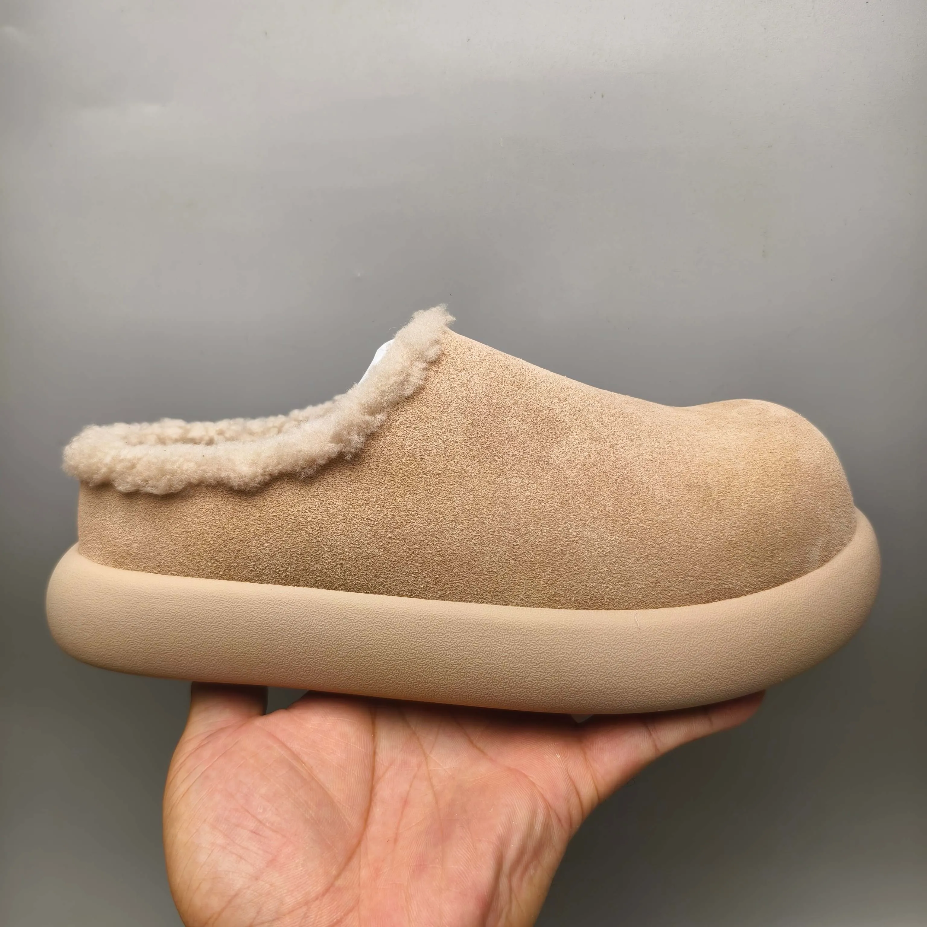 💰480 UGG sheepskin all-in-one snow boots 6088 UGG sheepskin all-in-one snow boots slip-on home shoes potato thick-soled women's shoes color: maroon antelope brown sand chocolate matching code: 35-40